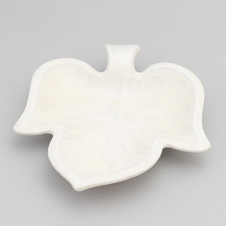 Gunnar Nylund, a stoneware dish, Rörstrand.