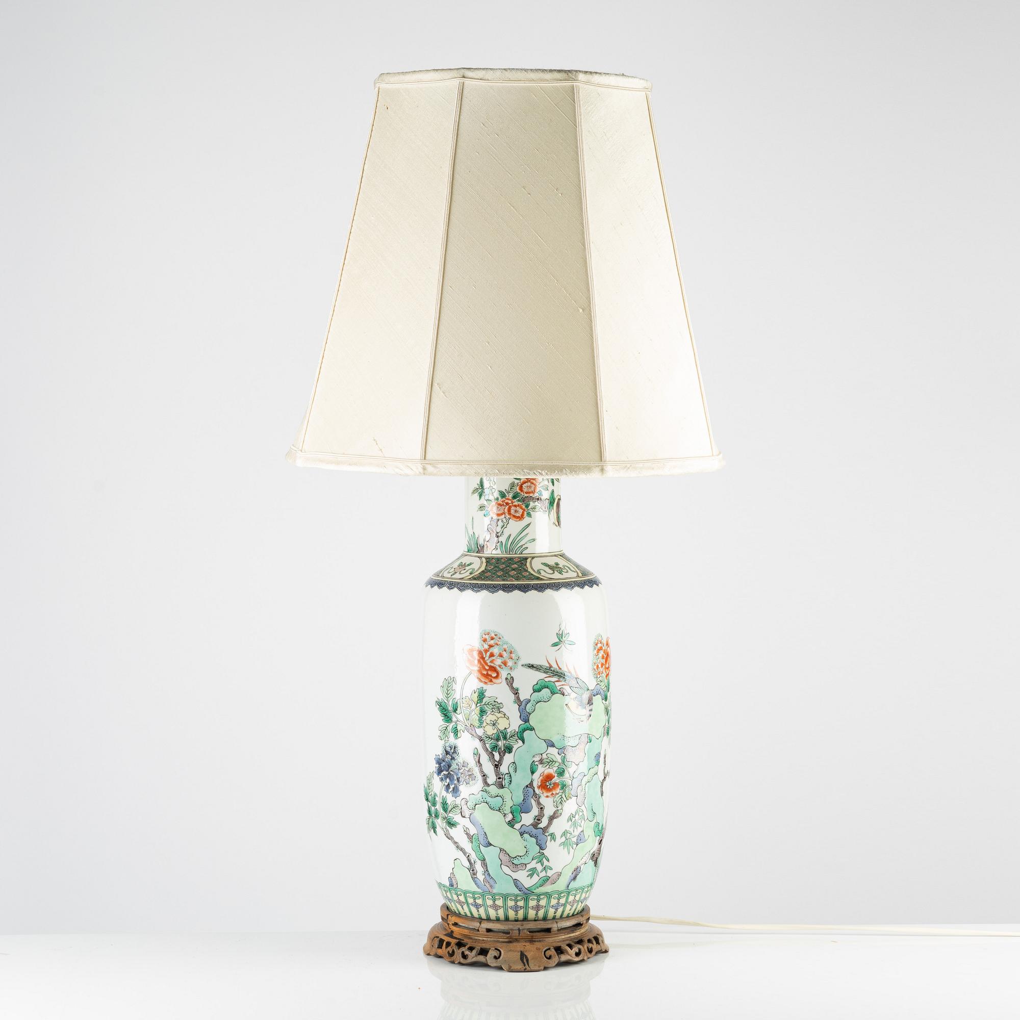 A Famille Verte porcelain Rouleau vase, China, early 20th century.