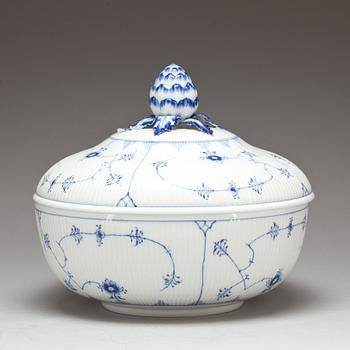 TERRIN, porslin, "Musselmalet", Royal Copenhagen.