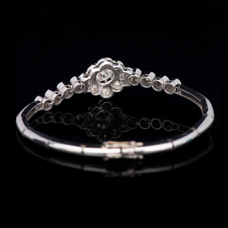 ARMBAND, briljantslipade diamanter, 18K vitguld. Hallbergs Guldsmeds Ab, Stockholm 1961.