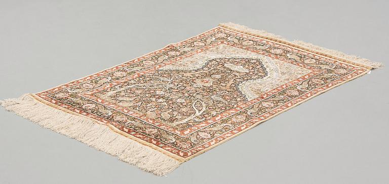 MATTA. Old silke Hereke Souf. 155,5 x 111,5 cm.