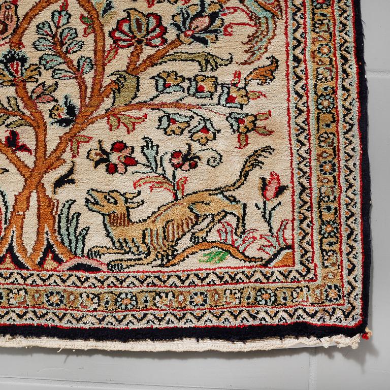 A Ghom rug, old/semiantique, silk, 77 x 57 cm.