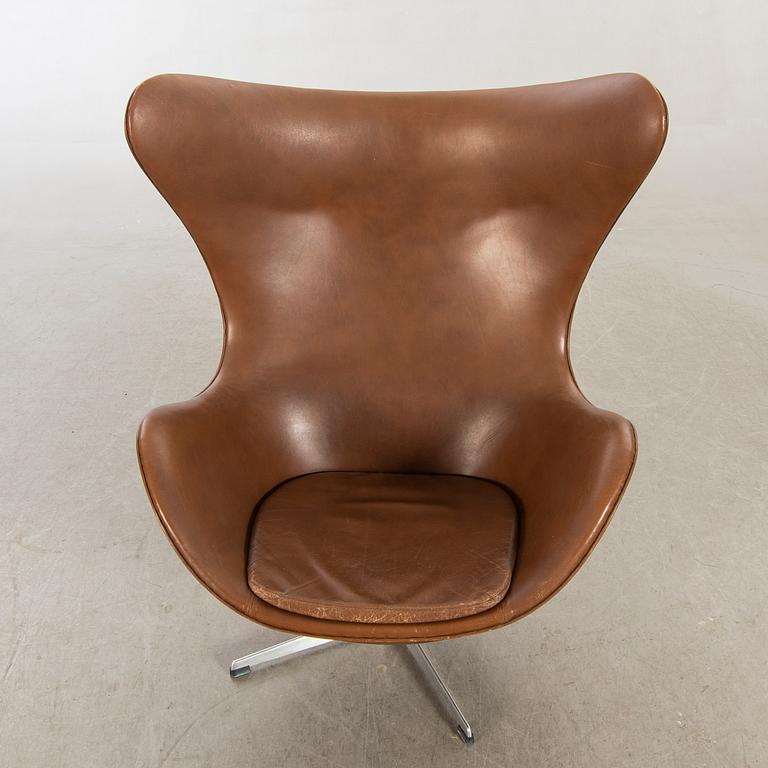 ARNE JACOBSEN, A easy chair "Egg chair" designed for Fritz Hansen, Denmark.