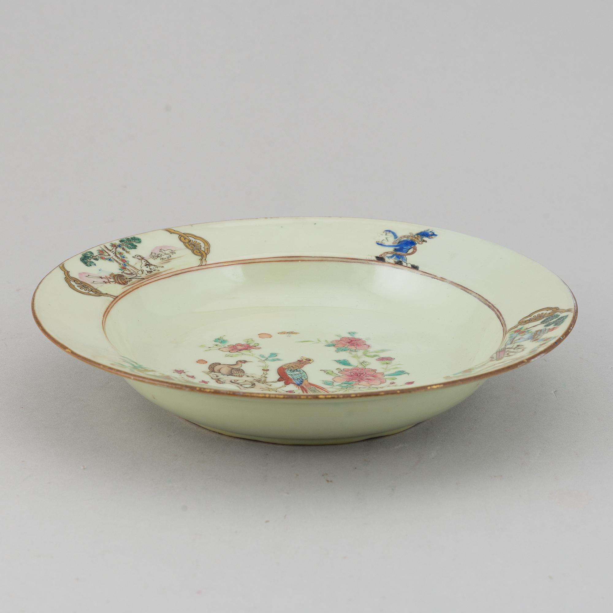 A Chinese armorial dish, Qing dynasty, Qianlong circa 1746.