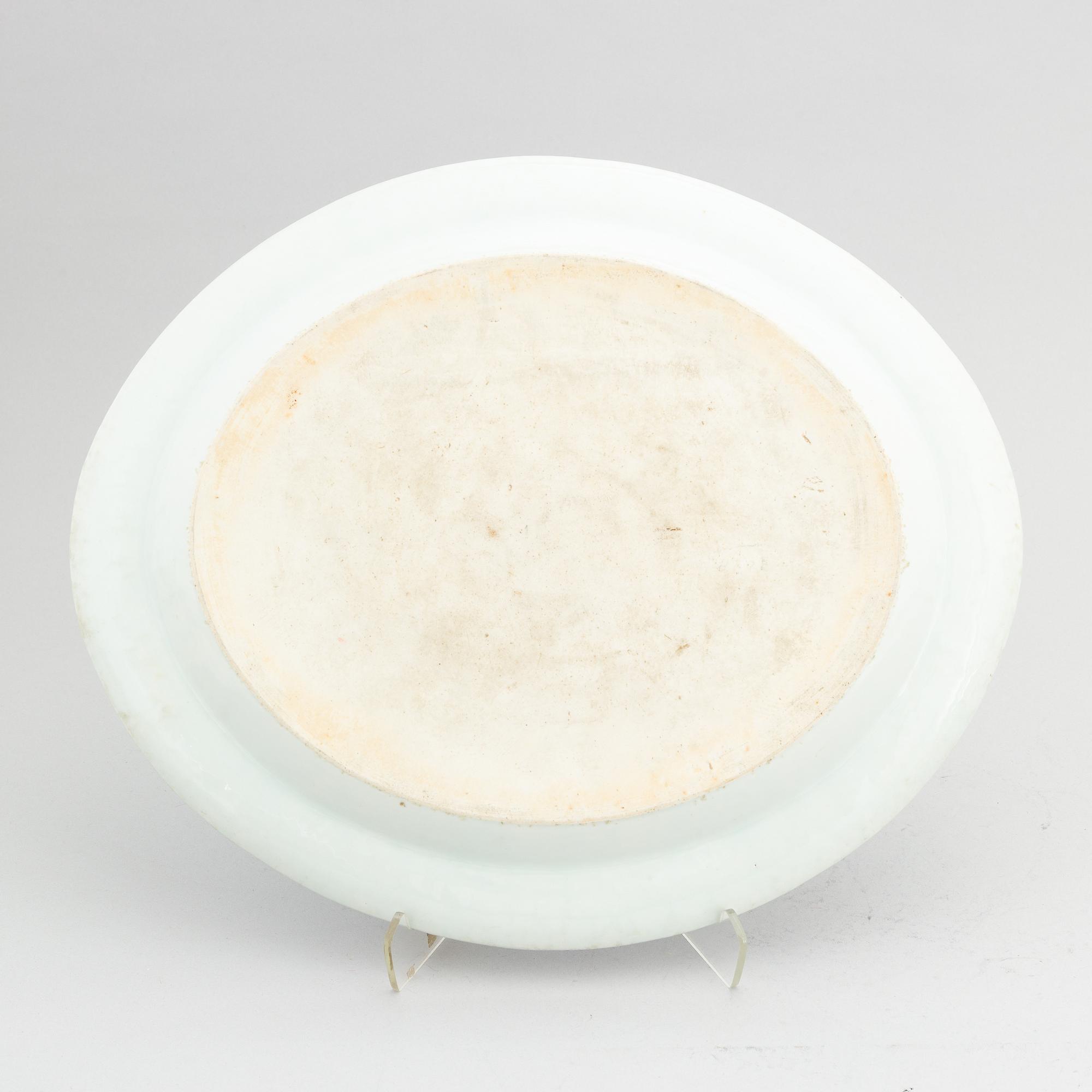 Serveringsfat, porslin, Kina, Qingdynastin, Jiaqing (1796-1820).