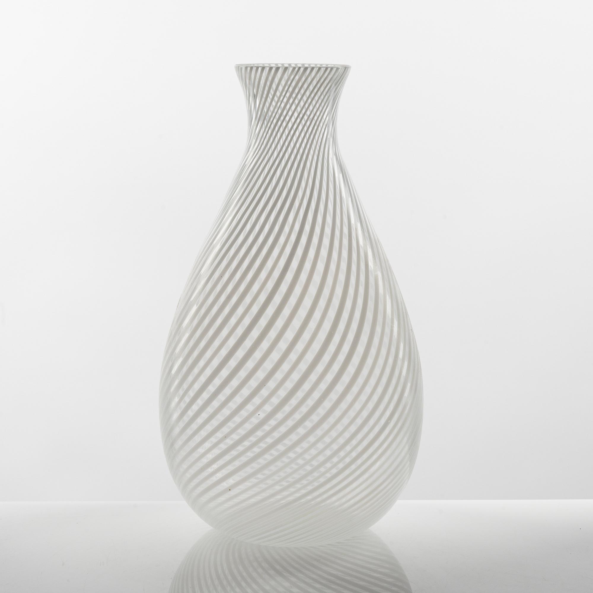 Oiva Toikka, a 'Tellervo' glass vase, Nuutajärvi Postipankki, Finland, and a glass bowl by Åsa Brandt.