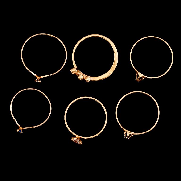 RINGAR, 6 st, 18 k guld med olika stenar. Total vikt ca 5 gram.