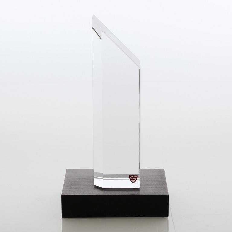 A signed glass sculpture bt Jan Johansson for Orrefors.