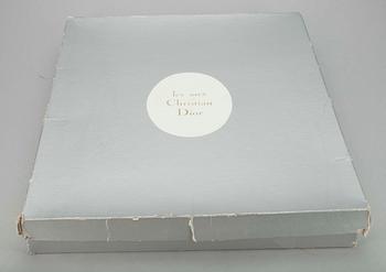 ASIAKIRJALAUKKU, Christian Dior.