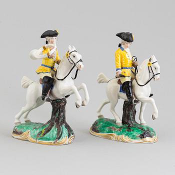 Two German Nymphenburg figurines from the series 'Kleine Gelbe Frankenthaler Jakt", 1950's.