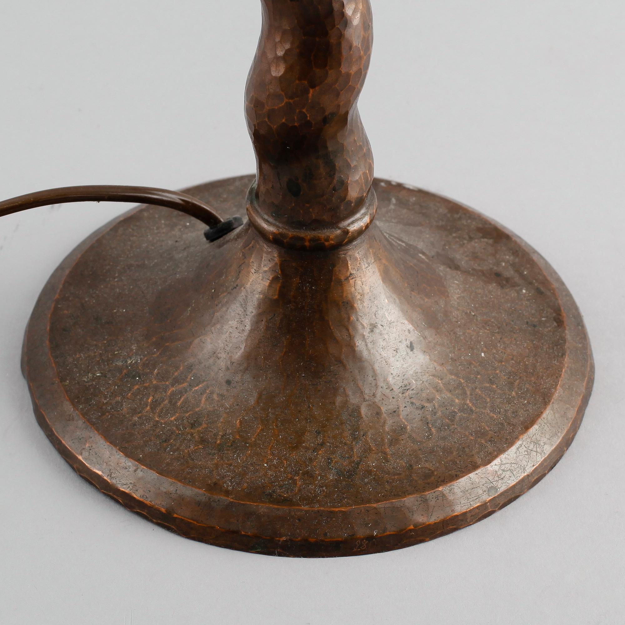 BORDSLAMPA, koppar, sk strindbergslampa, 1900-talets första hälft.