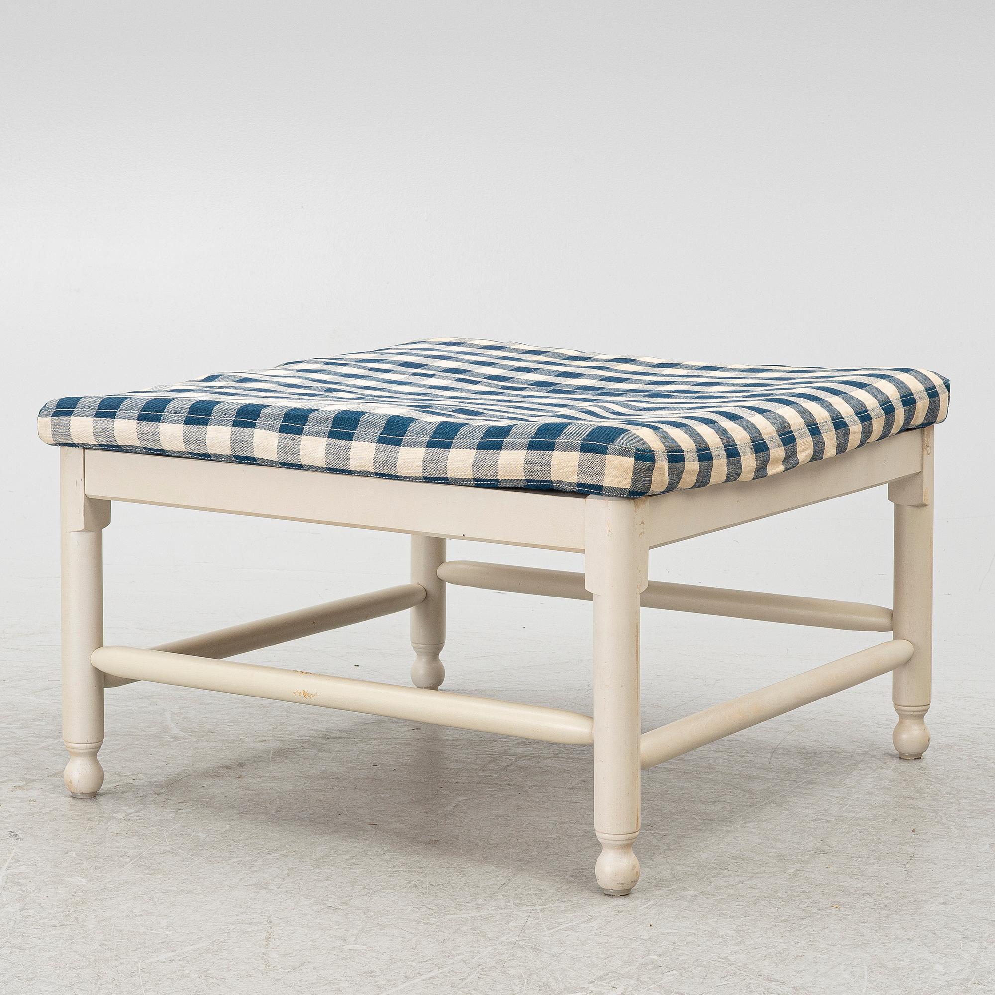 Fotpall, "Medevi Brunn", ur IKEAs 1700-talsserie, 1990-tal.