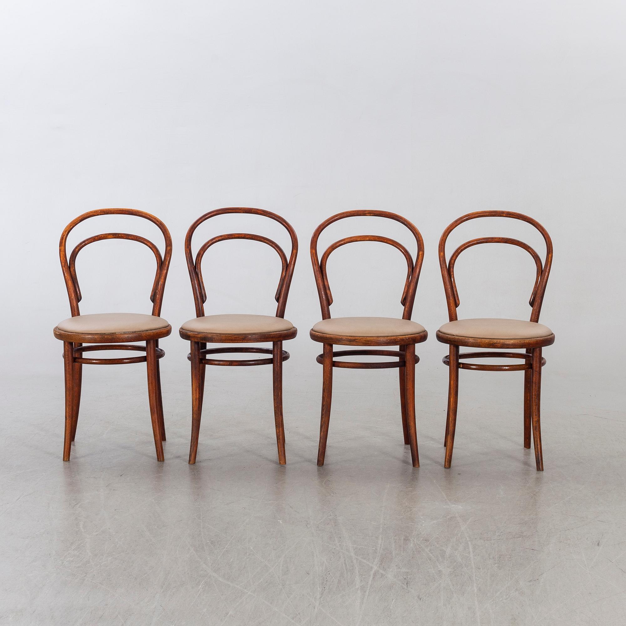 A SE OF FOUR BENTWOOD LIGNA CHAIRS FROM CZECHOSLOVAKIA.