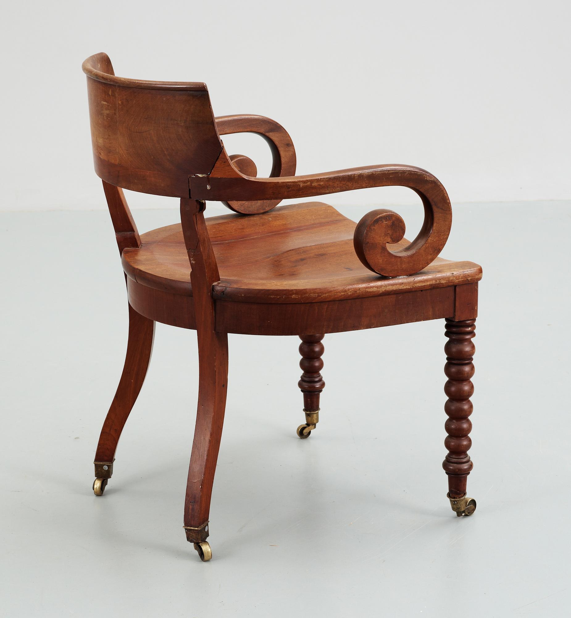 KARMSTOL, mahogny. Karl Johan, 1800-tal.