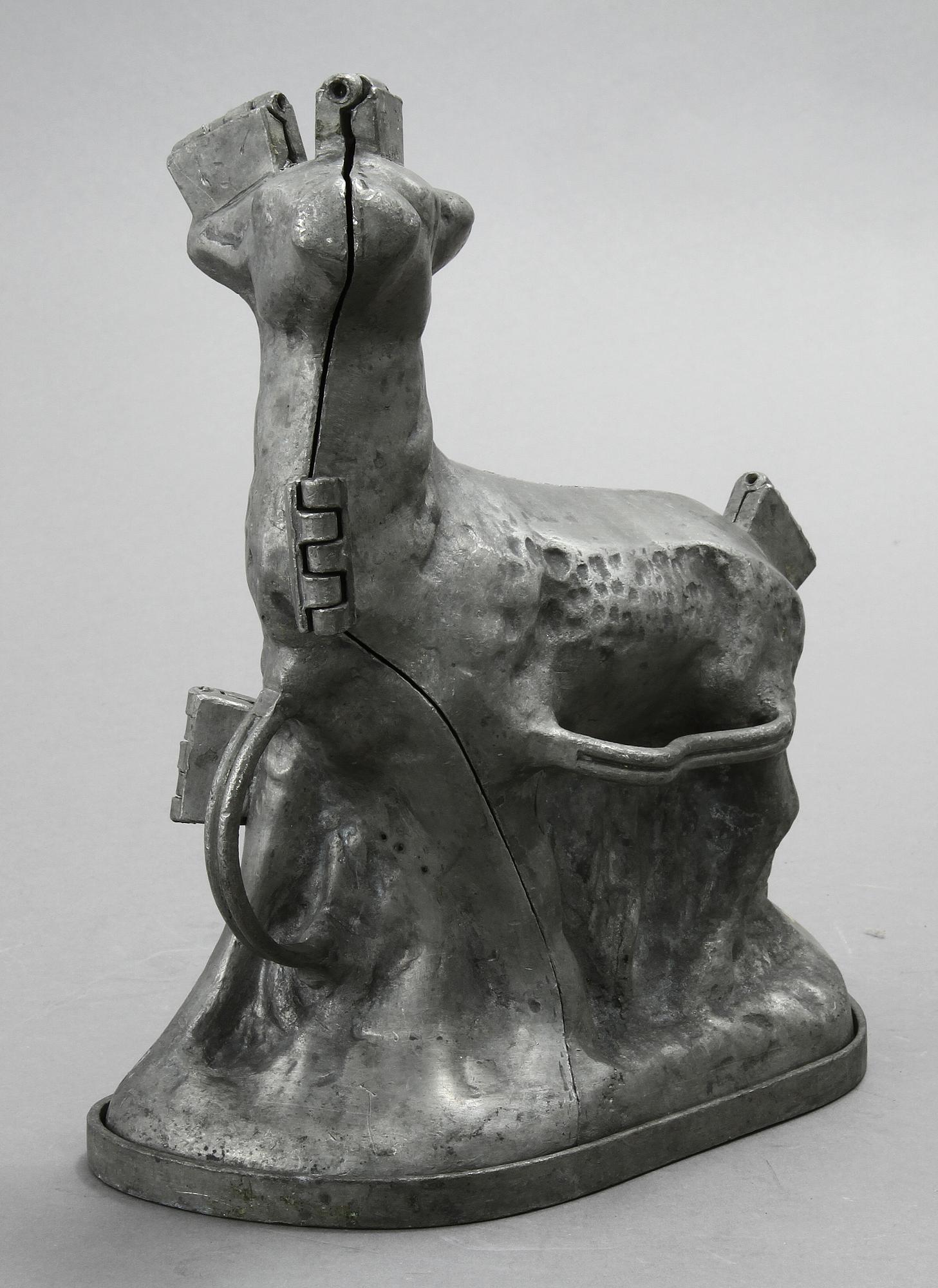 MARSIPANFORMAR, 2 st, omkring sekelskiftet 1800/1900.