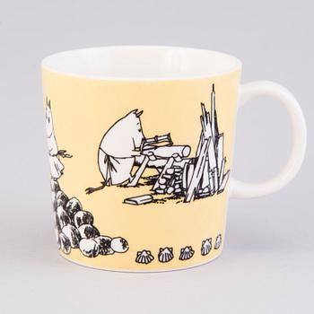 MOOMIN-MUG, porcelain, 'Mug yellow', Moomin Characters, Arabia 1990-1996.