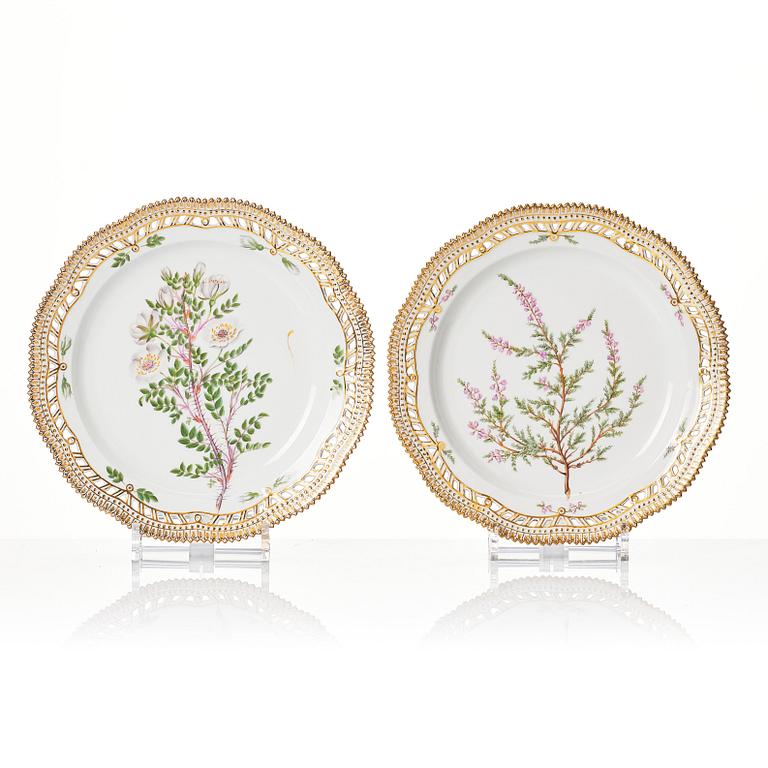 A set of six large Royal Copenhagen 'Flora Danica' dishes, Denmark, 20th Century.