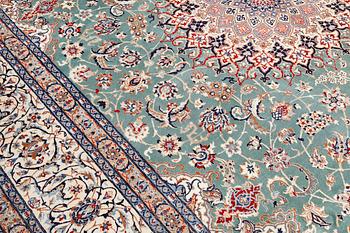 A part silk Nain carpet, so-called 6LAA, approx. 408 x 305 cm.