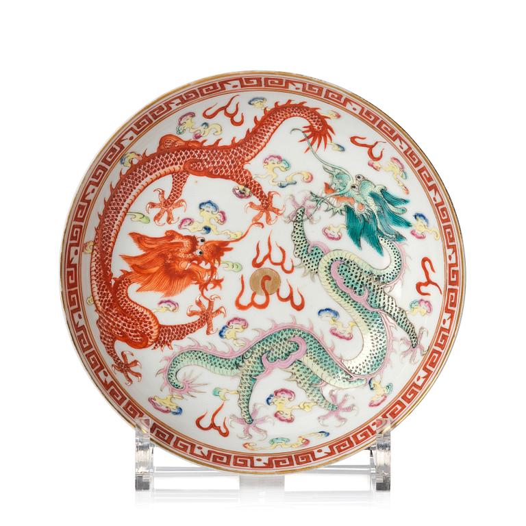 A dragon dish, late Qing dynasty/Republic.