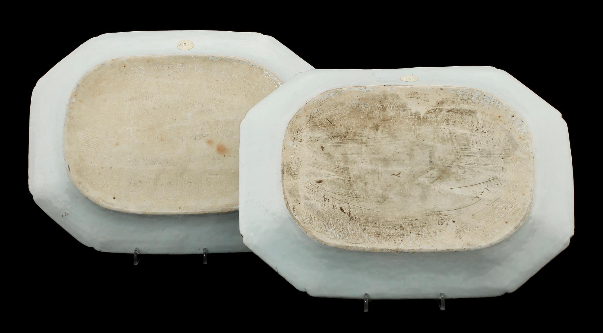 STEKFAT, ett par, porslin, Kina, 1700-tal.