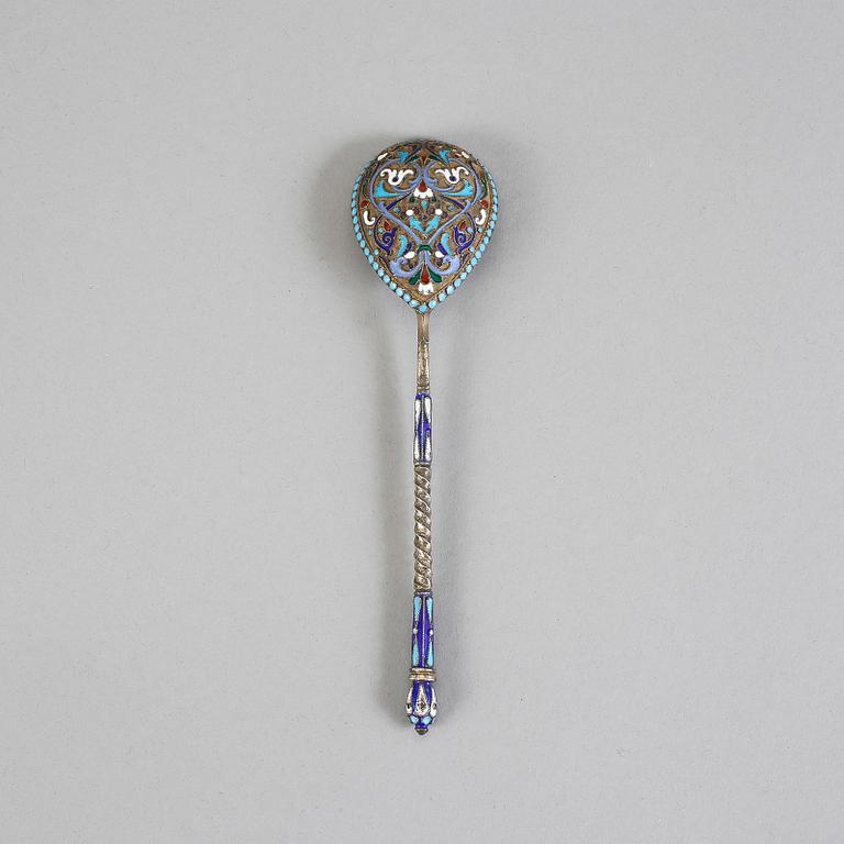 SKED, silver, emalj, Ryssland, 1800/1900-tal. Vikt ca 45 gram.