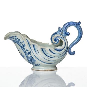 A Dutch faience saucer, 18th century.