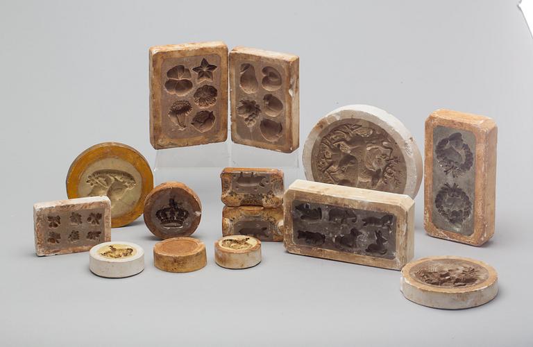 MARSIPAN/CHOKLADFORMAR, 13 st, gips och troligtvis sandsten, tidigt 1900-tal.