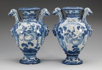 A pair of Itailian maiolica ´Historismus´ jars, 19th Century. (2).
