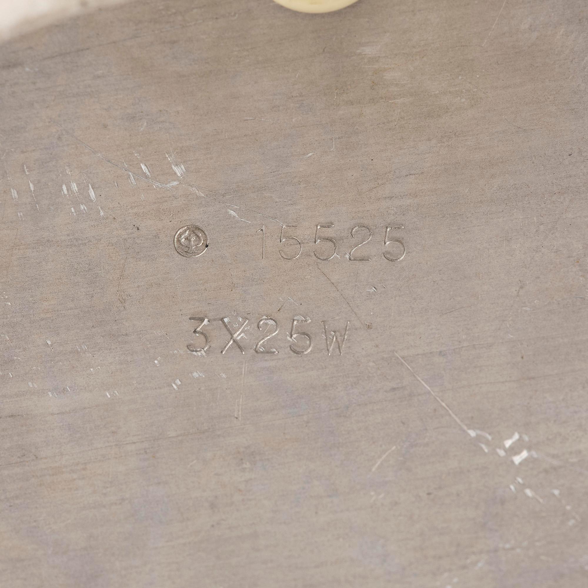 Harald Notini, bordslampa, modell 15525, Arvid Böhlmarks Lampfabrik, Stockholm, 1950-tal.