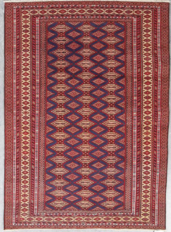 MATTA, old Turkmen, silkesvarp ca 181x132 cm.