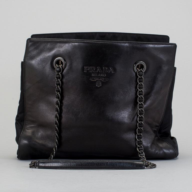 VÄSKA, Prada.
