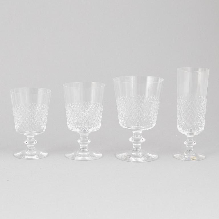 Vicke Lindstrand, a 109 piece 'Diamant' glass service, Kosta.
