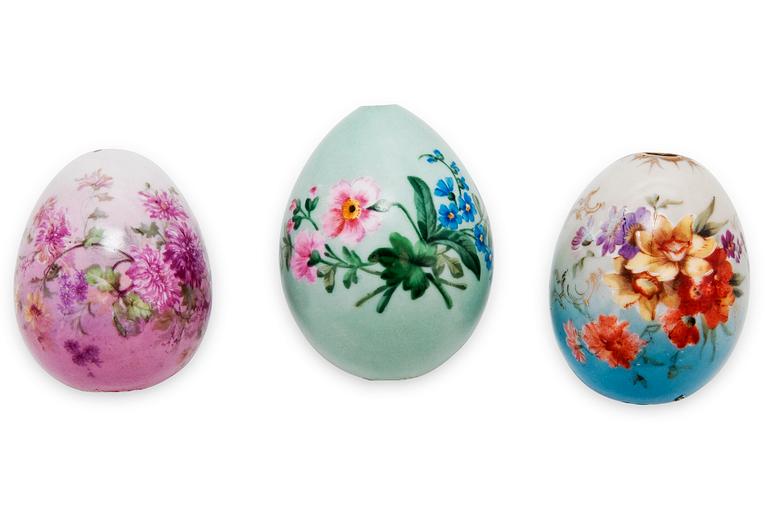 A SET OF THREE EASTER EGGS.