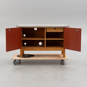 Kerstin Olby, sideboard, Trätina.