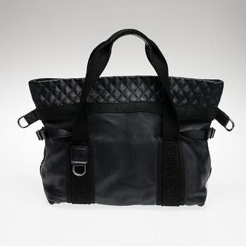 LAUKKU, Chanel.