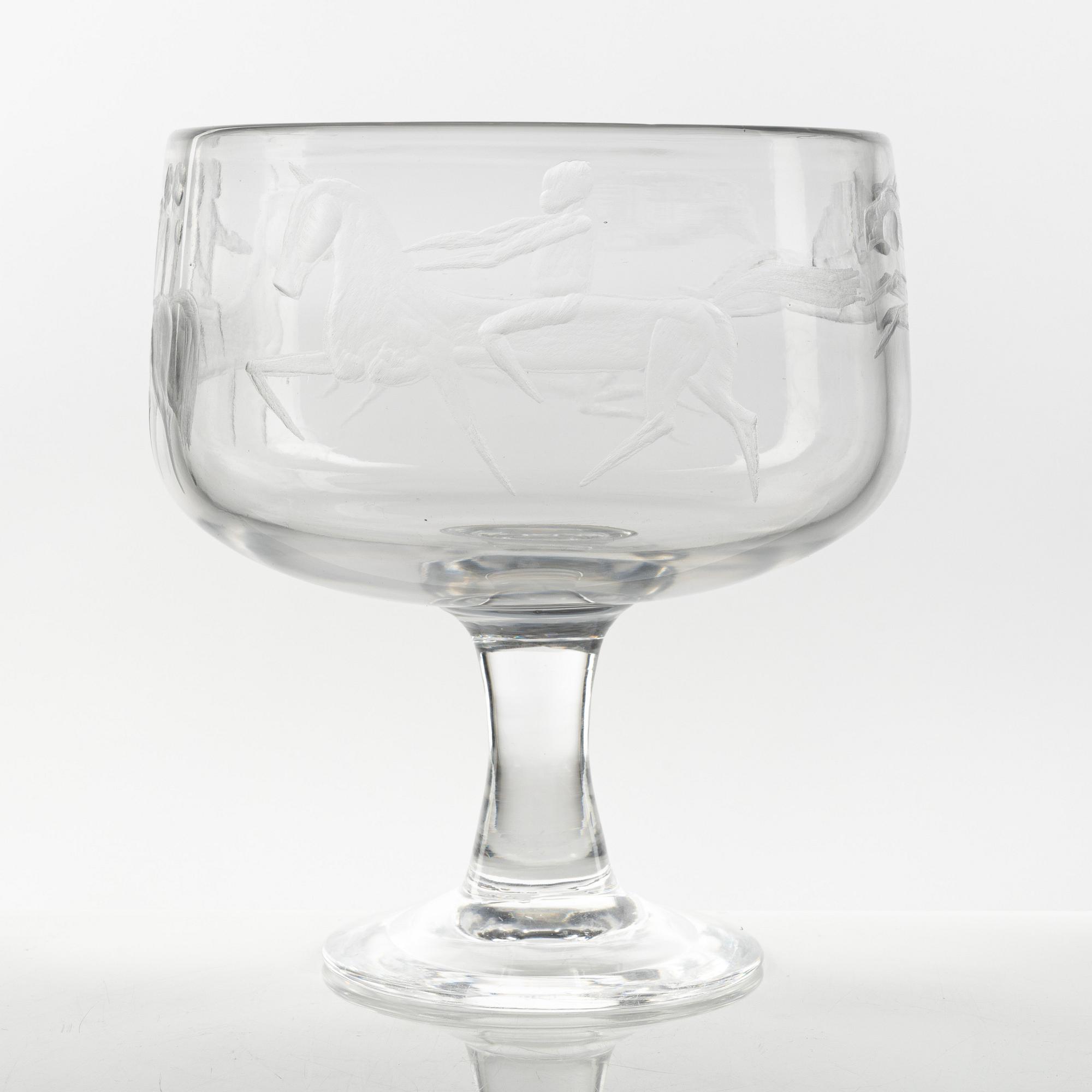 Erik Höglund, an engraved footed glass bowl, Boda, Sweden 1950/60s.