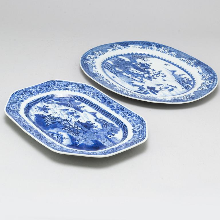 Four blue and white porcelain dishes, Qing dynasty, Qianlong (1736-95).