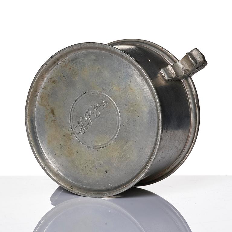 A late baroque pewter butter-box, mark og H. G. Pschorn, Stockholms 1732.