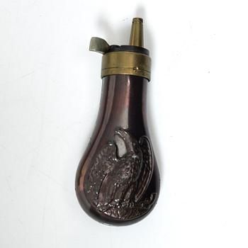 Slaglåspistoler ett par, belgiska, i schatull, 1800-talets mitt.