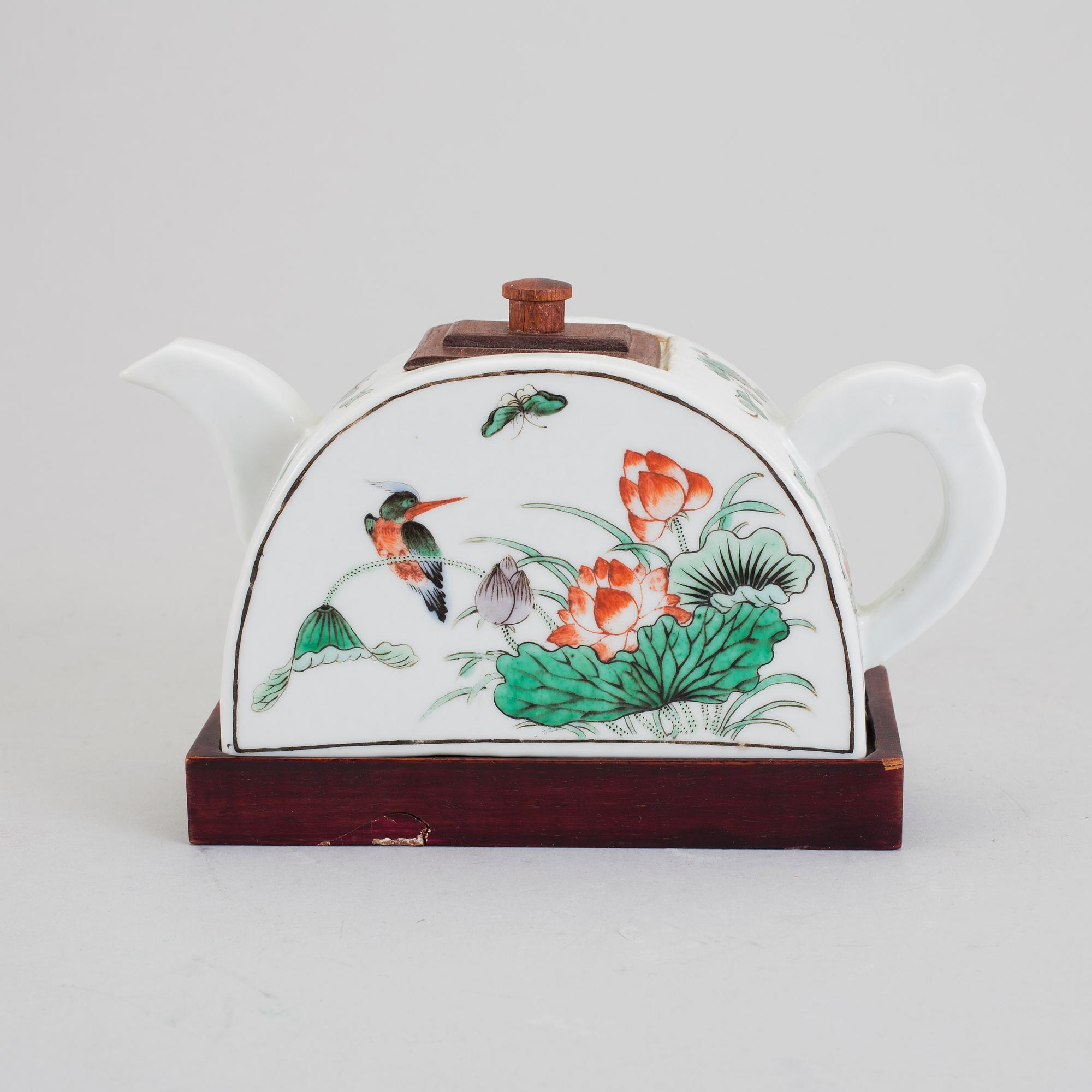 TEKANNA, porslin, Kina, omkring sekelskiftet 1900.