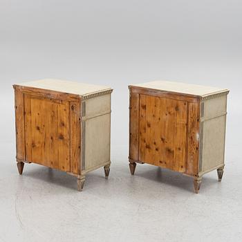 Chests of drawers, a pair, Gustavian style, 20th century.