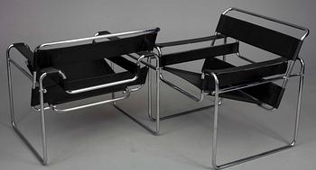 FÅTÖLJER, ett par, "Wassily", läder och stålrör, efter Marcel Lajos Breuer modell, 1900-talets senare hälft.