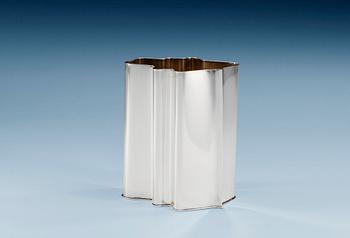 1137. Kristian Nilsson, A Kristian Nilsson sterling vase, Stockholm 1977.