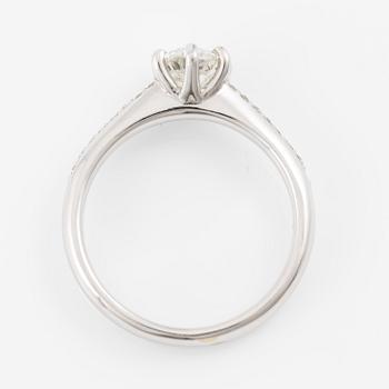 Ring, 18K white gold with brilliant-cut diamond.