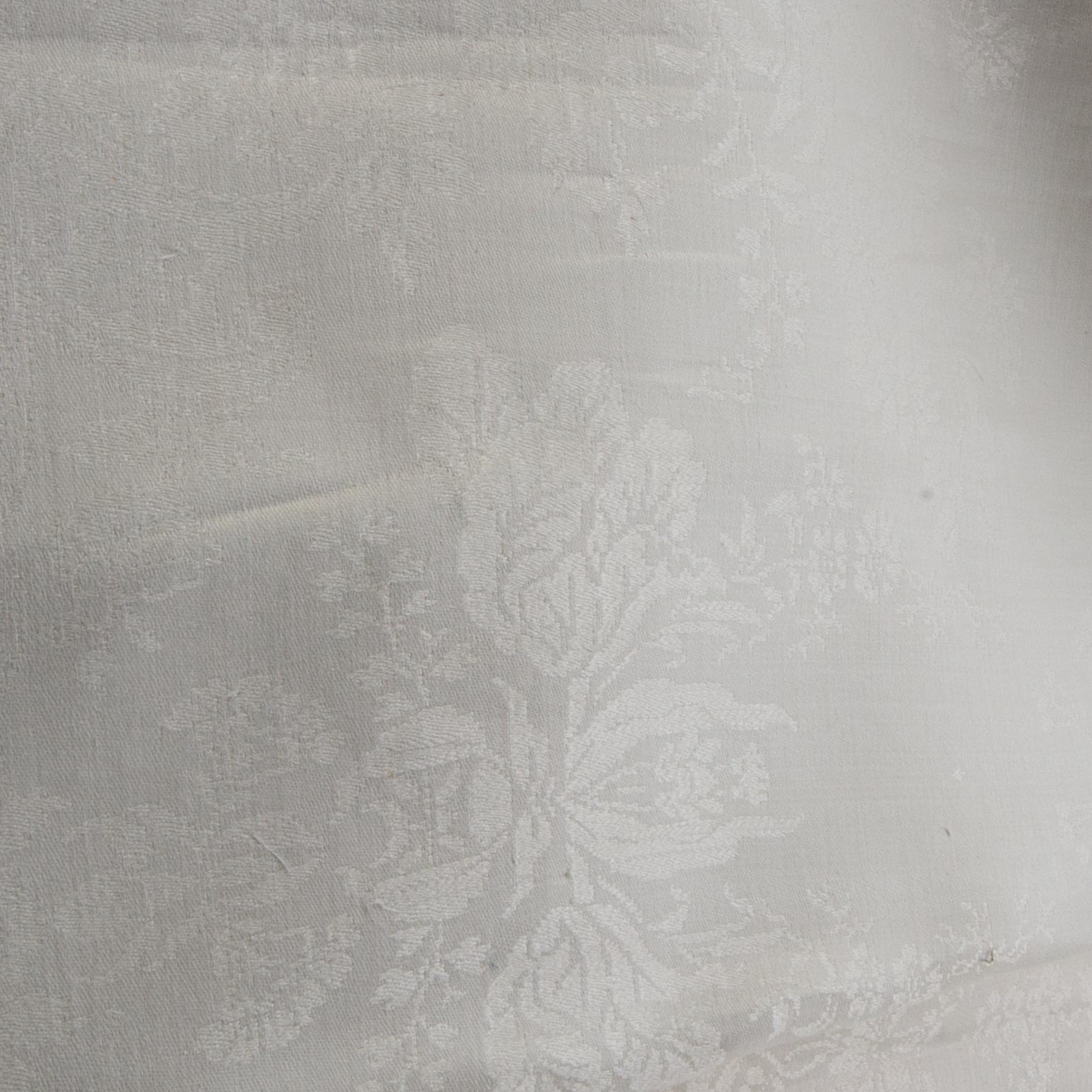 Tablecloth and napkins 24 pcs 20th century first half damask.