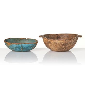 A Swedish folk art 'Ölbolle' drinking vessel and bowl, 18th/19th century.