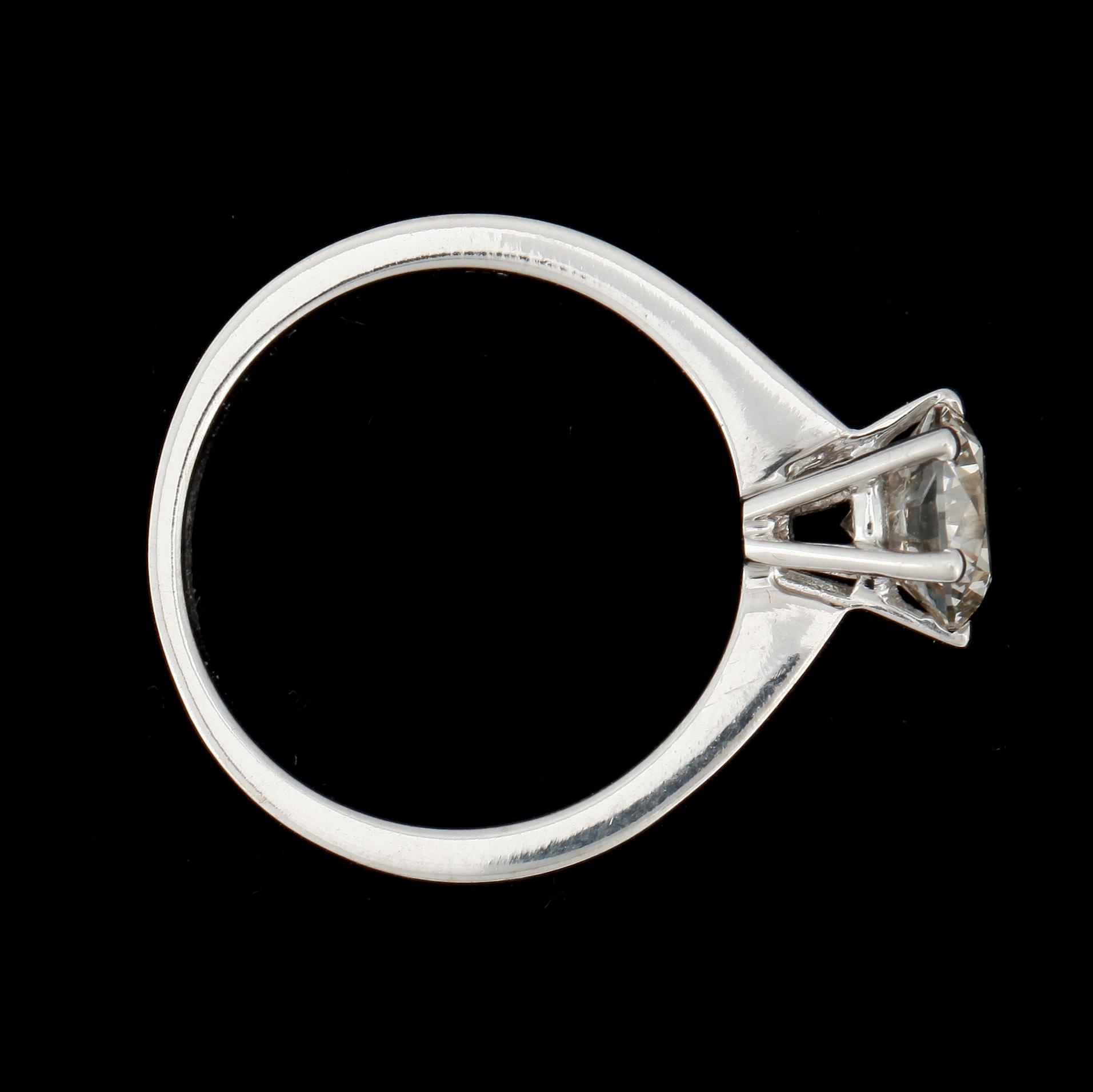 RING, enstensring, 18k vitguld med briljantslipad diamant ca1,60ct. 2000-tal. Vikt 4,4g.
