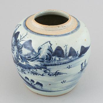 A blue and white jar, Qing dynasty, Qianlong (1736-95).