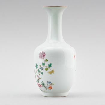 VAS, porslin, Kina, 1900-tal.