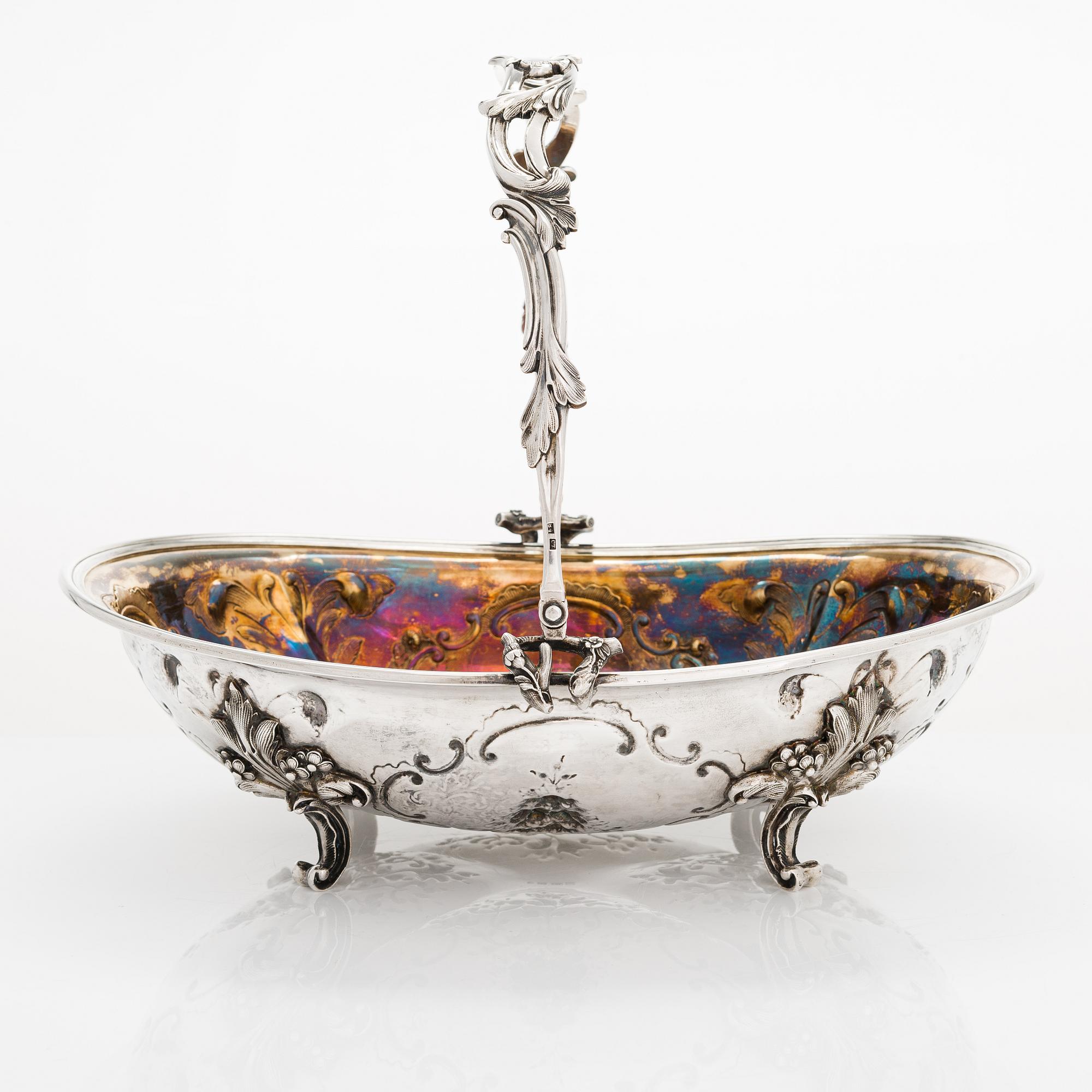 Carl Johan Tegelsten, Leipäkori, hopeaa ja kullattua hopeaa, Pietari, Venäjä 1845.